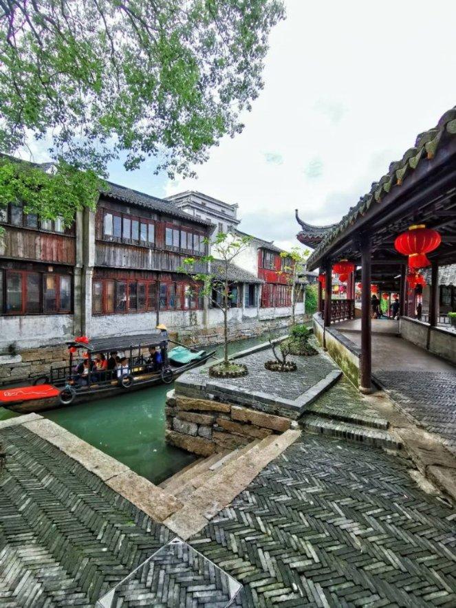 逃出安逸小乡村